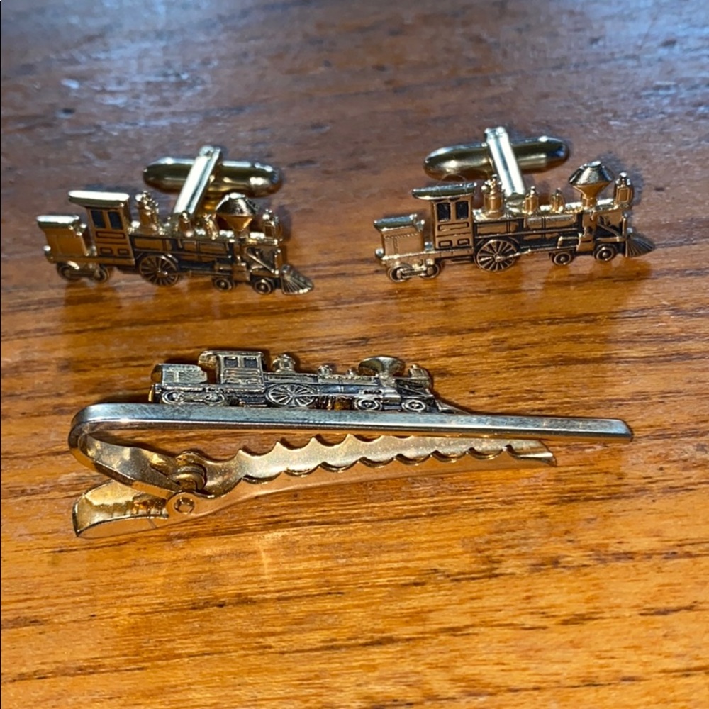 VTG Hickok USA gold tone cufflink & tie bar set